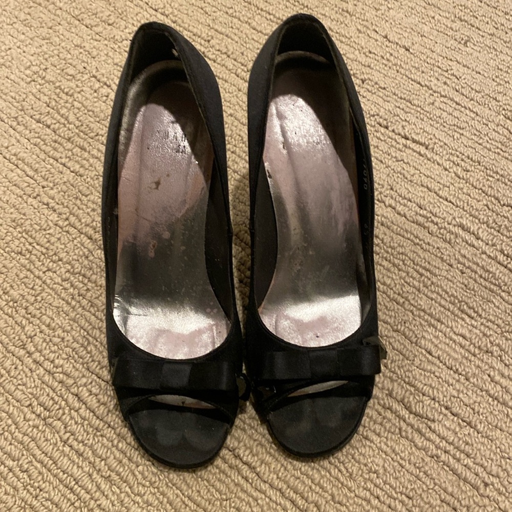 Stuart Weitzman black 6.5 heel